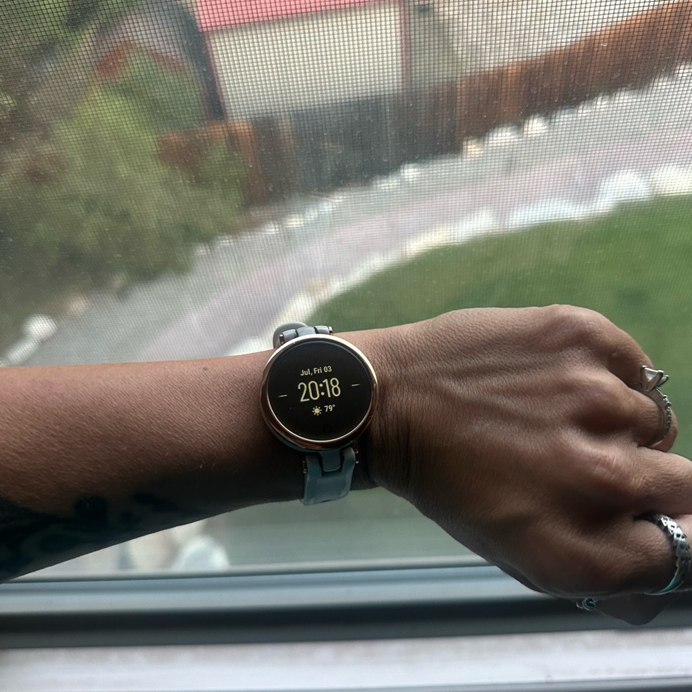 Garmin Lily Smartwatch with Rose Gold Bezel - Picture 2 of 4